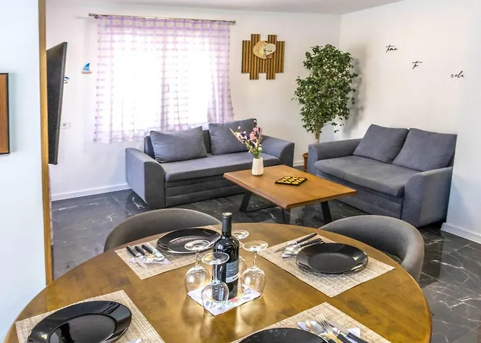 Sophie's Place Center شقة كافالا