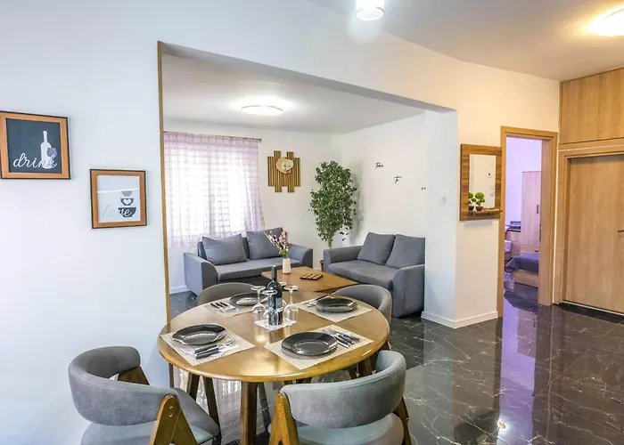 Sophie's Place Center شقة كافالا